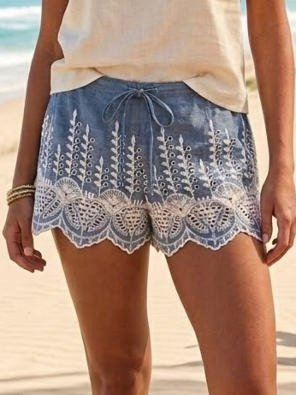 O'NEILL Chambray Embroidered Shorts Size Medium
